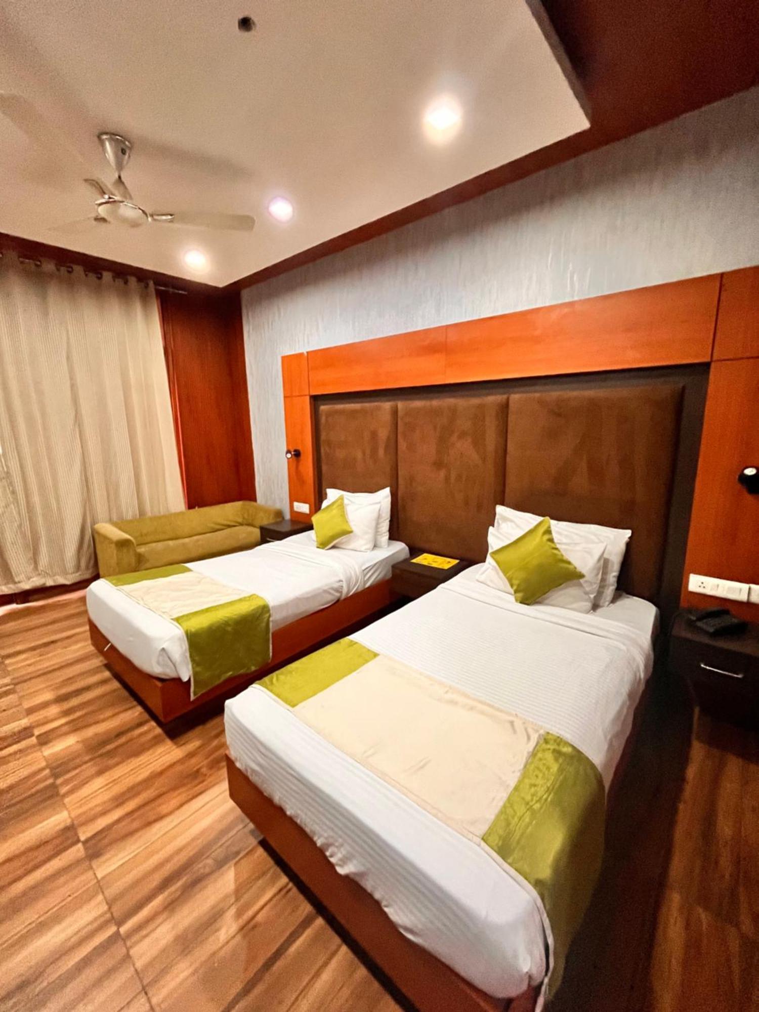 Hotel Platinum Palace Medanta Medicity Gurgaon Exterior foto